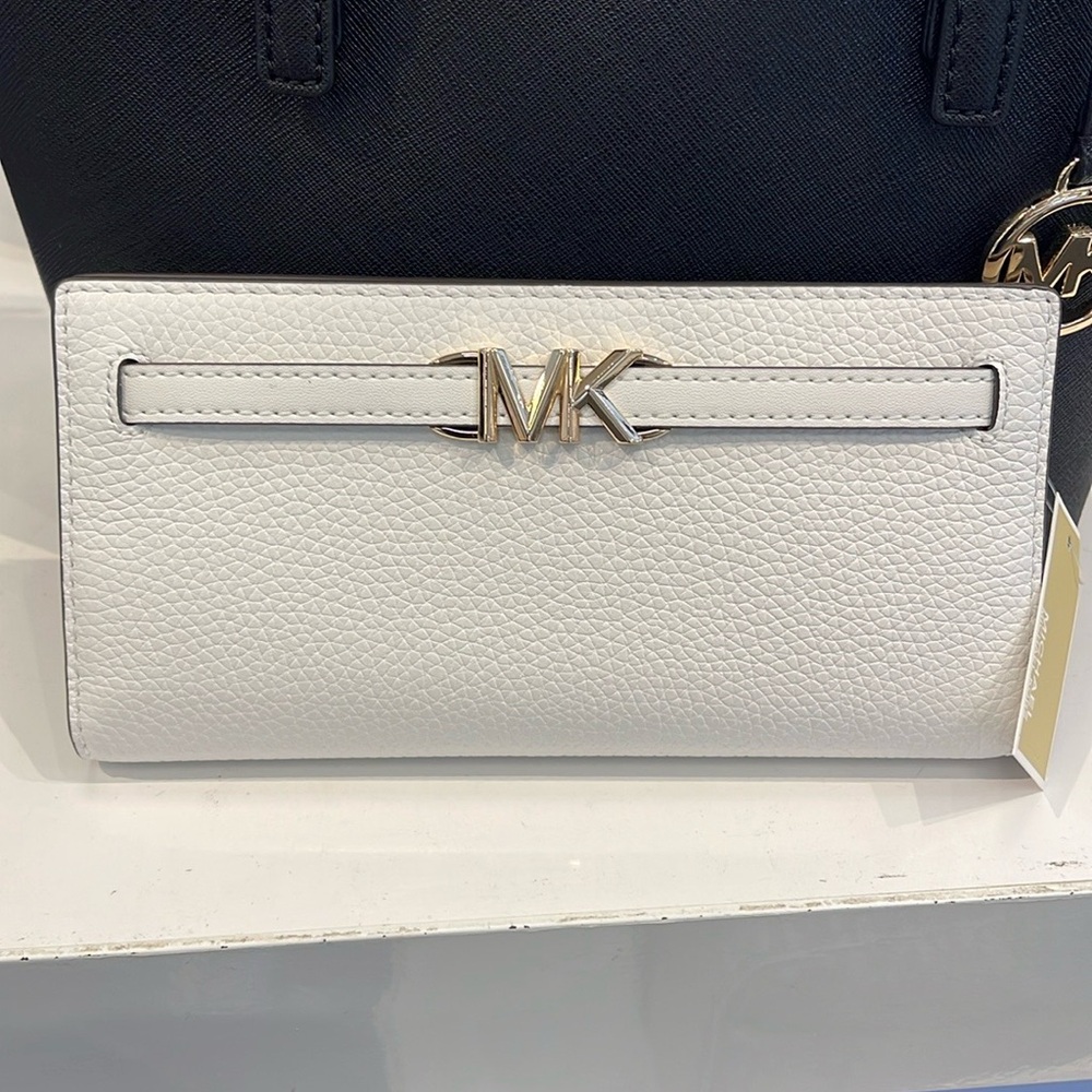 Michael Kors Reed Lg Bifold Pebbled Leather Snap Wallet Card Case
Optic White